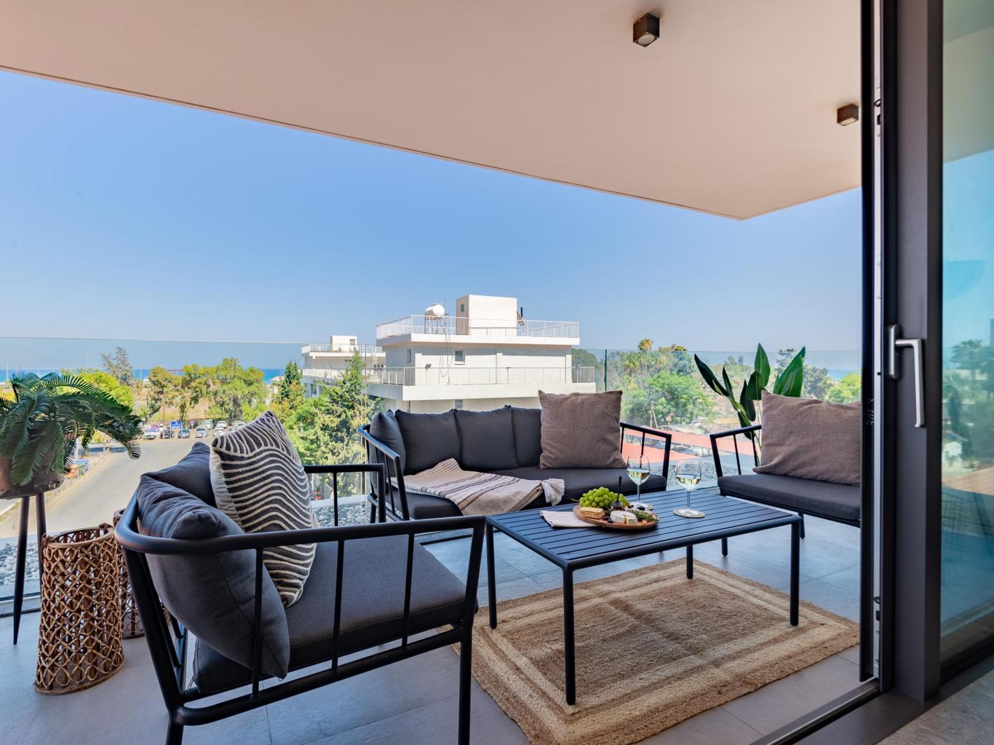Sanders Gaia - Bright Two-Bedroom Apartment With Sea View Larnaca Ngoại thất bức ảnh